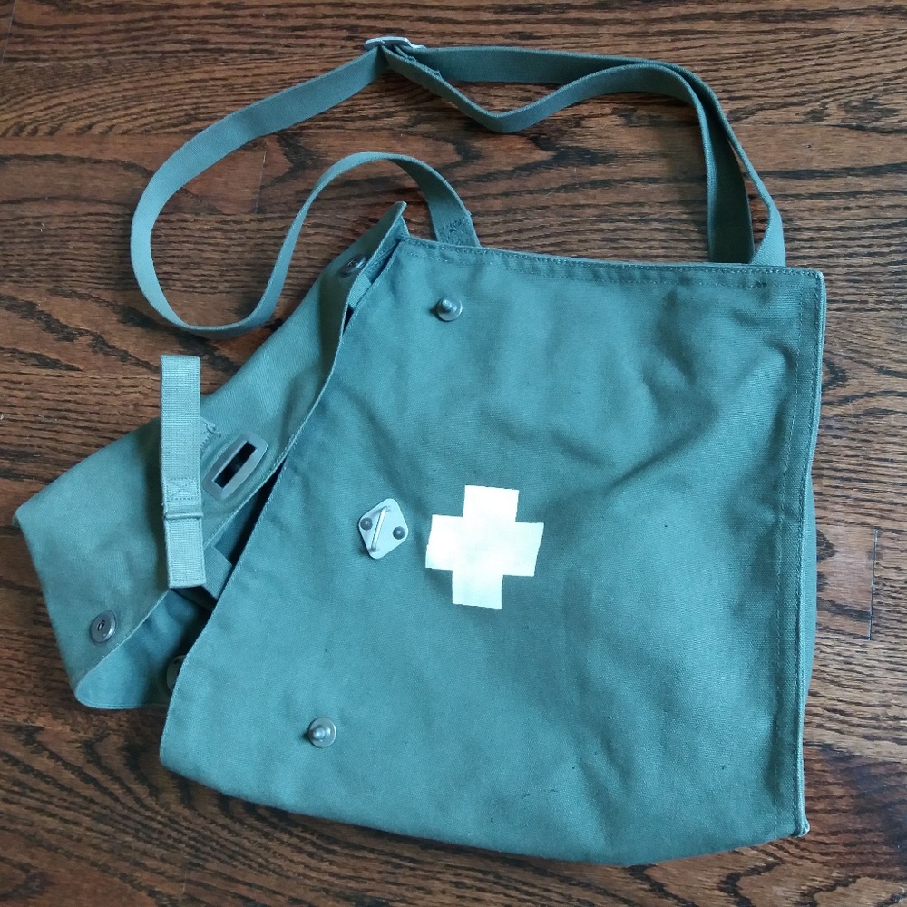 *SOLD* Military Style Canvas Bag; GREEN  $15